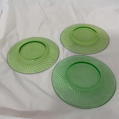 .159. VINTAGE | Anchor Hocking | Green Depression | 7 Plates Saucers