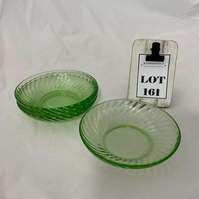 .161. VINTAGE | Anchor Hocking | 4 Berry Bowls | Green Depression Swirl
