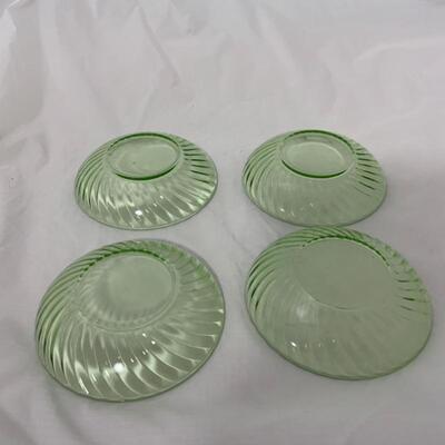 .161. VINTAGE | Anchor Hocking | 4 Berry Bowls | Green Depression Swirl