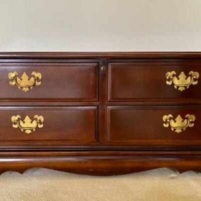 Lane Mahogany on Cedar Hope Chest 