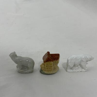 .168. VINTAGE | Wades | Polar Bears | House