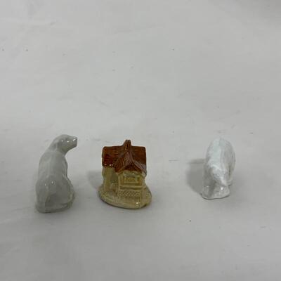 .168. VINTAGE | Wades | Polar Bears | House