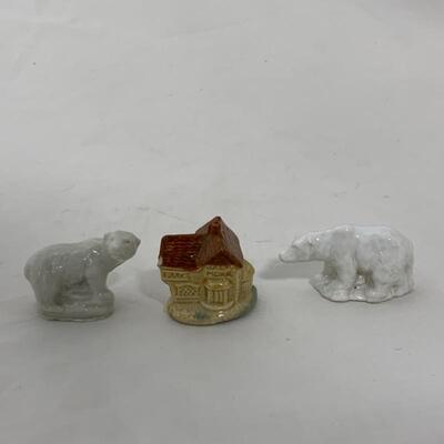 .168. VINTAGE | Wades | Polar Bears | House