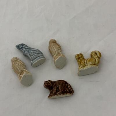 .171. VINTAGE | Wades | 5 Animals | Raccoon | Wolf