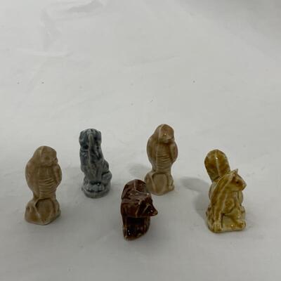 .171. VINTAGE | Wades | 5 Animals | Raccoon | Wolf