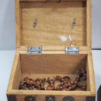 Lot 87 Wooden puzzles and Boxes