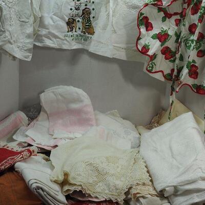 Lot 91 Vintage Linens