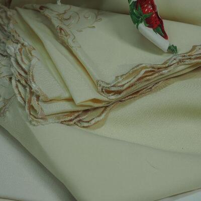 Lot 91 Vintage Linens