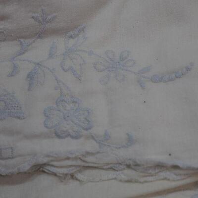 Lot 91 Vintage Linens