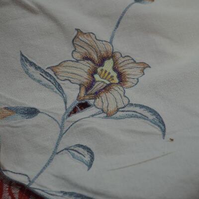 Lot 91 Vintage Linens