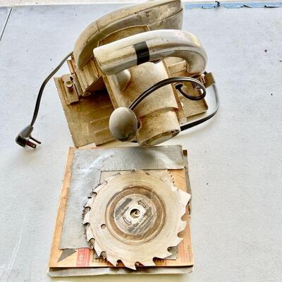 LOT 299  CRAFTSMAN ELECTRIC HAND SAW & 2 JACKS