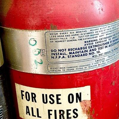 LOT 300  VINTAGE GENERAL CARBON DIOXIDE FIRE EXTINGUISHER 
