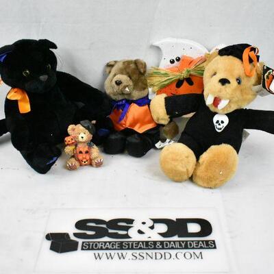5pc Halloween Decor: 3 Stuffies, 1 Wooden Sculpture, 1 Small Bear Figurine