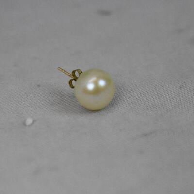 Single 10k Gold Earring with Opals and 3 Single Pearl Earrings.