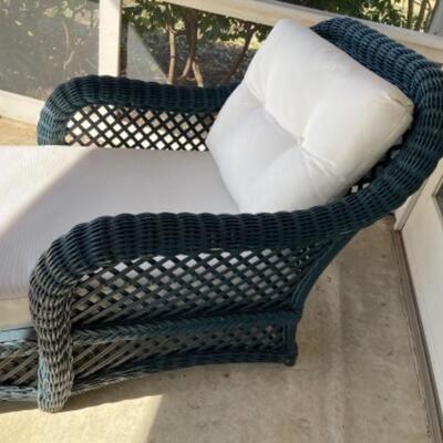 G434 Vintage Green Wicker Lounge Chair with Cushions 