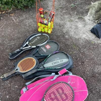 G445 Lot of 5 Tennis Racquets and Ball Carrier 