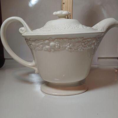 Homer Laughlin eggshell theme teapot