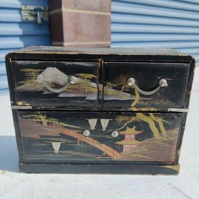 Jewelry box 