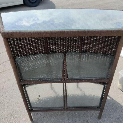 Outdoor / indoor cocktail bar wicker with glass plates