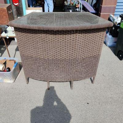 Outdoor / indoor cocktail bar wicker with glass plates