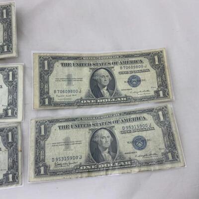 .193. CURRENCY | 5 One Dollar Silver Certificates | 1935 Series