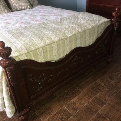 Queen Size Quilt Bedding Set