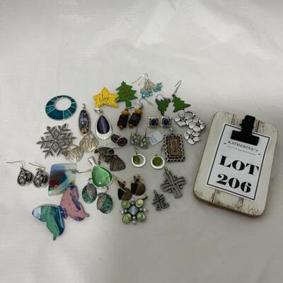 .206. Costume Jewelry Lot | Earrings | Pendants