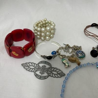 .218. VINTAGE | Costume Jewelry Lot