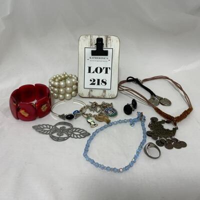 .218. VINTAGE | Costume Jewelry Lot