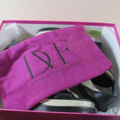 NITB Diane Von Furstenberg Leather Plats -