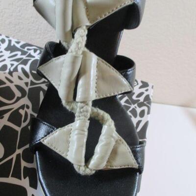 NITB Diane Von Furstenberg Leather Plats -