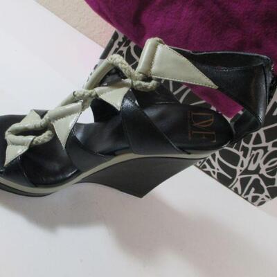 NITB Diane Von Furstenberg Leather Plats -
