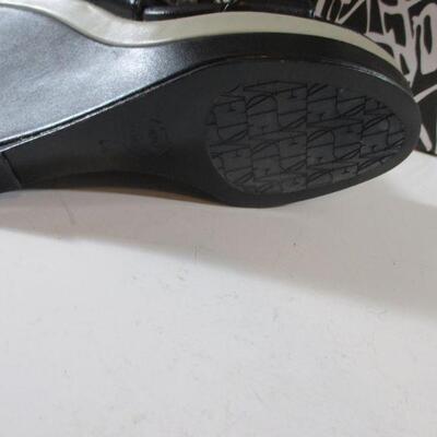 NITB Diane Von Furstenberg Leather Plats -