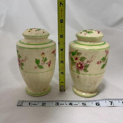 .233. VINTAGE | Hand Painted In Japan | Floral Shakers