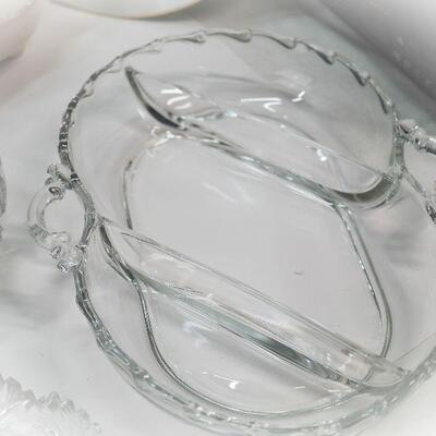 Lot 99 Glassware and figurines