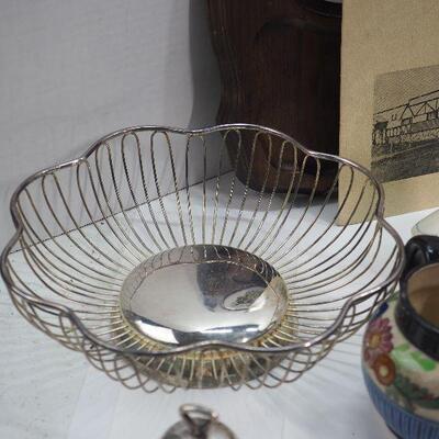 Lot 99 Glassware and figurines