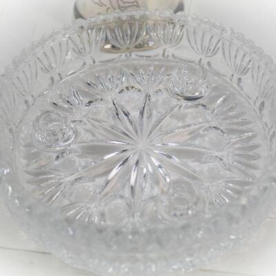 Lot 99 Glassware and figurines