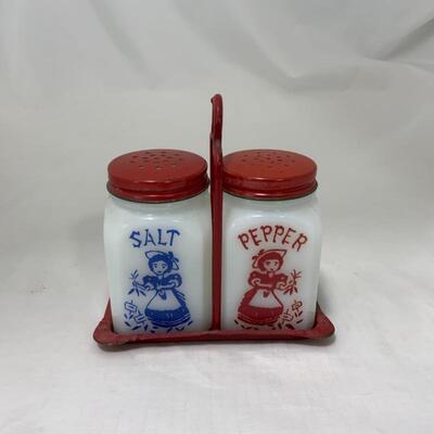 .234. VINTAGE | Salt and Pepper Girls | Red Caddy