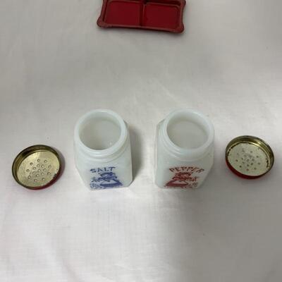 .234. VINTAGE | Salt and Pepper Girls | Red Caddy