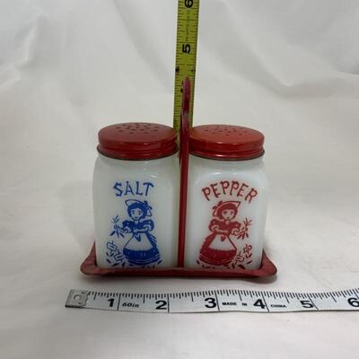 .234. VINTAGE | Salt and Pepper Girls | Red Caddy