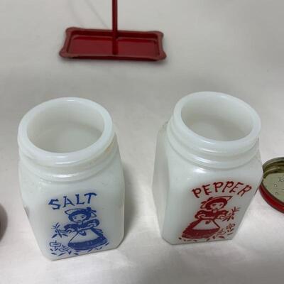.234. VINTAGE | Salt and Pepper Girls | Red Caddy