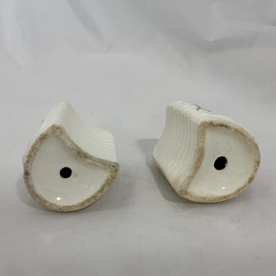 .244. VINTAGE | Pair of Rooster Salt and Pepper Shakers