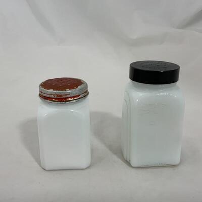 .245. VINTAGE | Two Salt Shakers | Sailboat | Windmill 