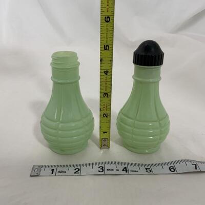 .249. VINTAGE | Four Euclid Coffee Co Shakers | Salt Pepper