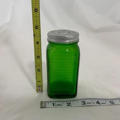 .250. VINTAGE | Single Square Green Shaker | Salt | Pepper
