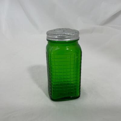 .250. VINTAGE | Single Square Green Shaker | Salt | Pepper