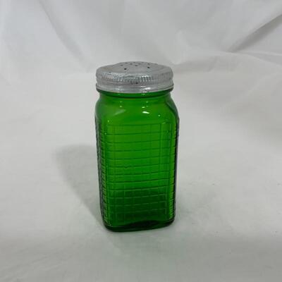 .250. VINTAGE | Single Square Green Shaker | Salt | Pepper