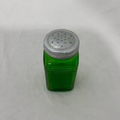 .250. VINTAGE | Single Square Green Shaker | Salt | Pepper