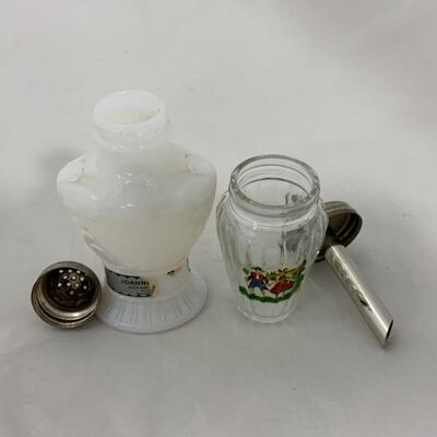 .252. VINTAGE | Salt and Sugar Shaker | Milk Glass 