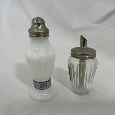 .252. VINTAGE | Salt and Sugar Shaker | Milk Glass 